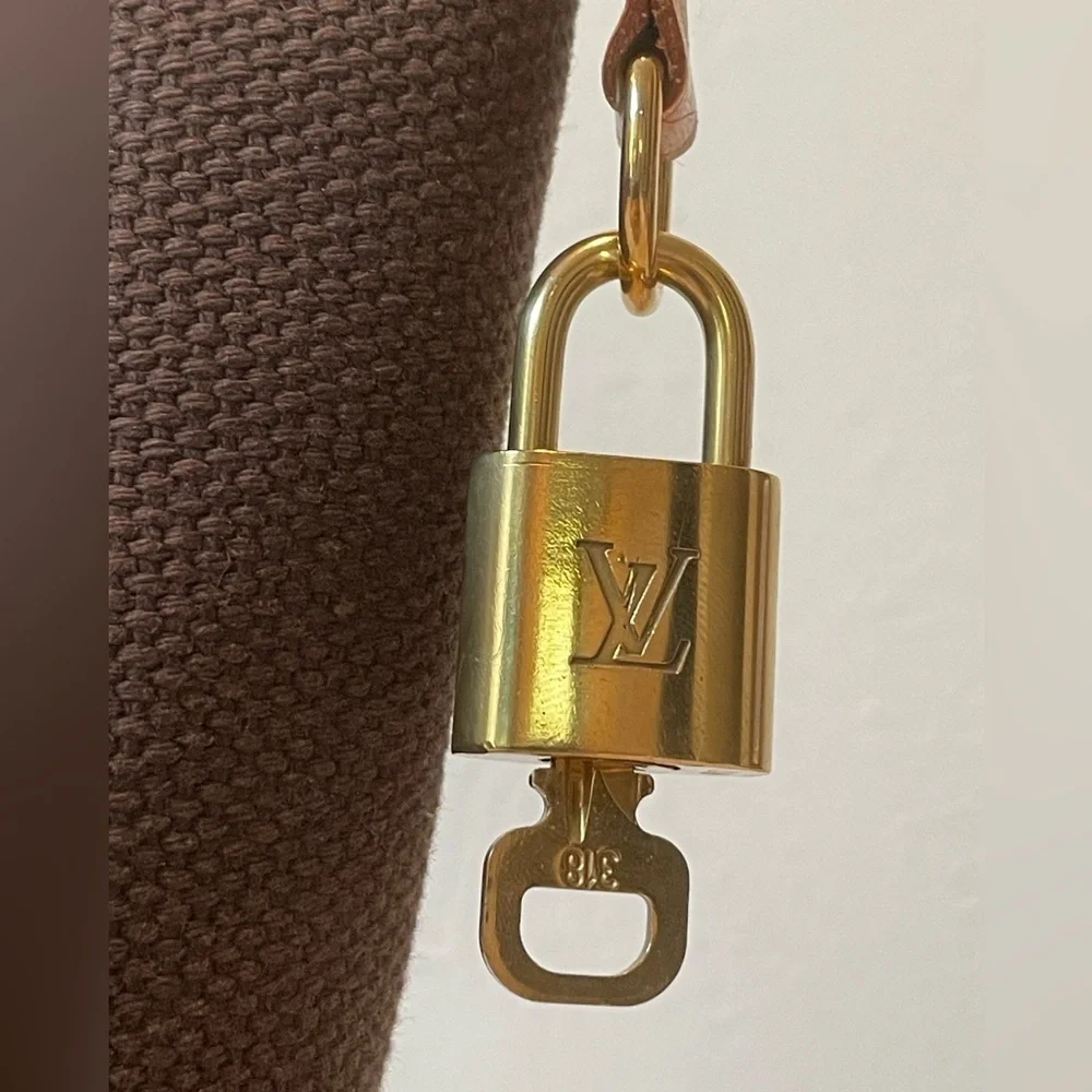 Louis Vuitton Antigua Cabas Brun Canvas Inventeur Tote w/ Lock and Key/Poignet